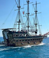 Dikili Mart Tekne Turu İçin Müzikli Eğlence